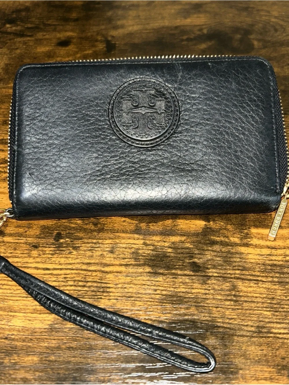 Tory Burch Black Pebble Leather Zip-Around Wristlet Wallet Logo Excellent